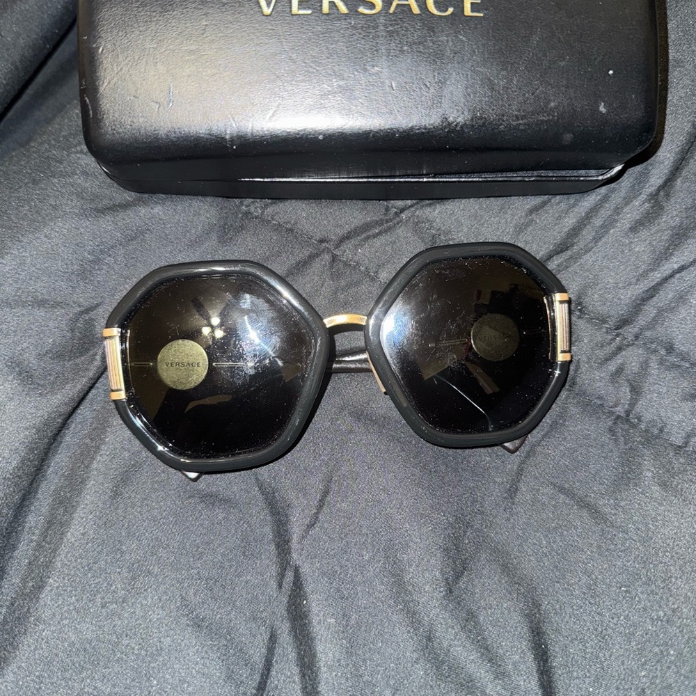 Versace - 4413 black and gold sunglasses